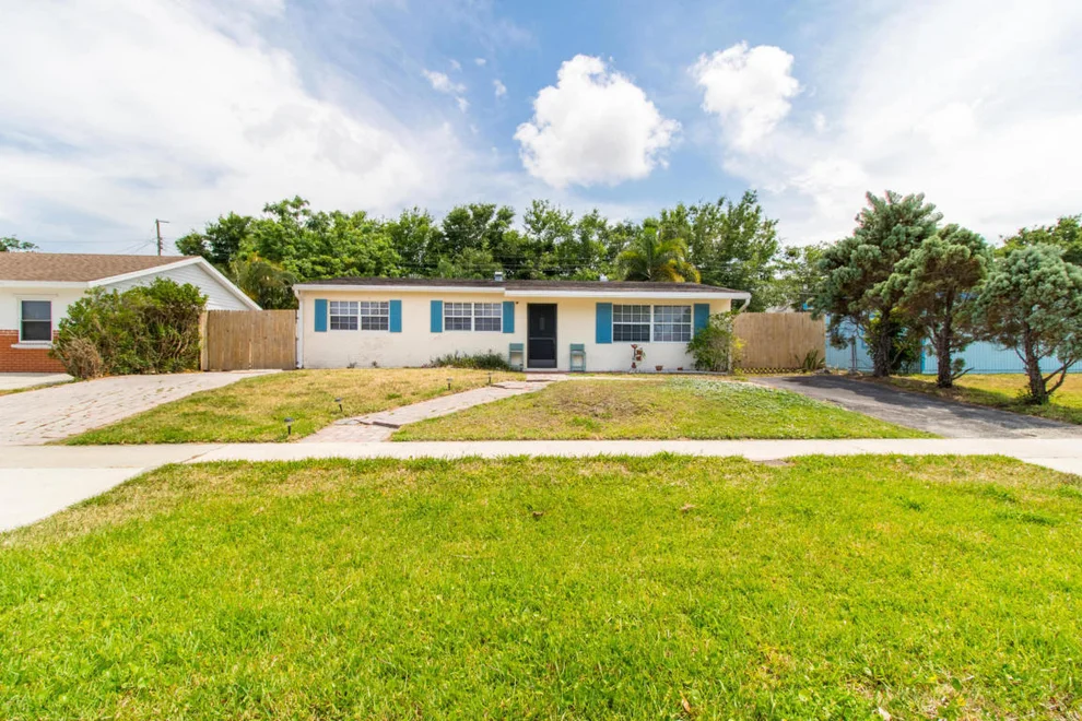 Unit for sale at 4366 Bamboo Drive, Palm Beach Gardens, FL 33410