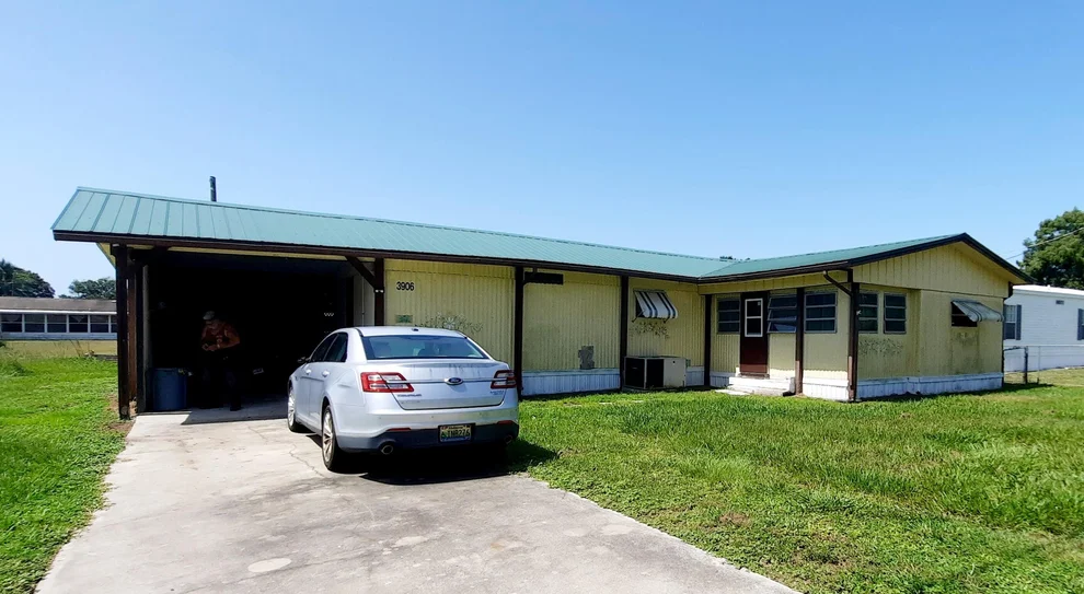 Unit for sale at 3906 SE 26th Street, Okeechobee, FL 34974