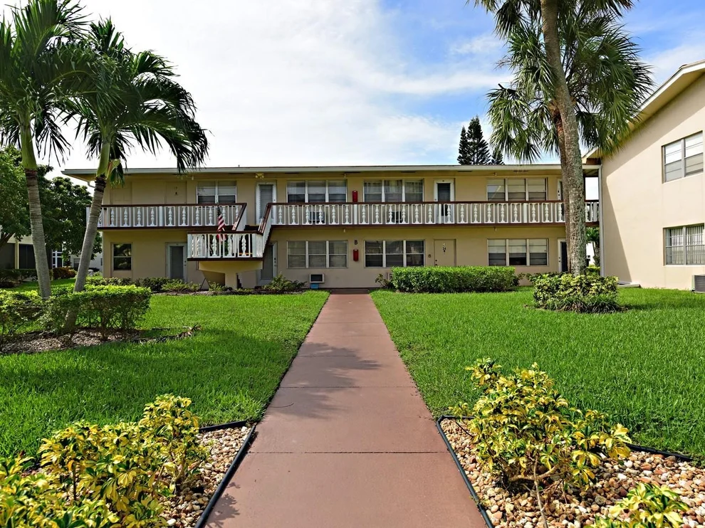 Unit for sale at 34 Waltham B, West Palm Beach, FL 33417