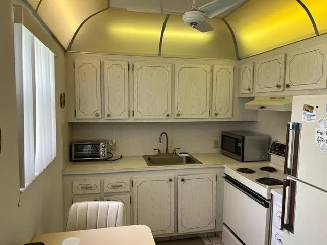 Unit for sale at 61 Dorset B, Boca Raton, FL 33434