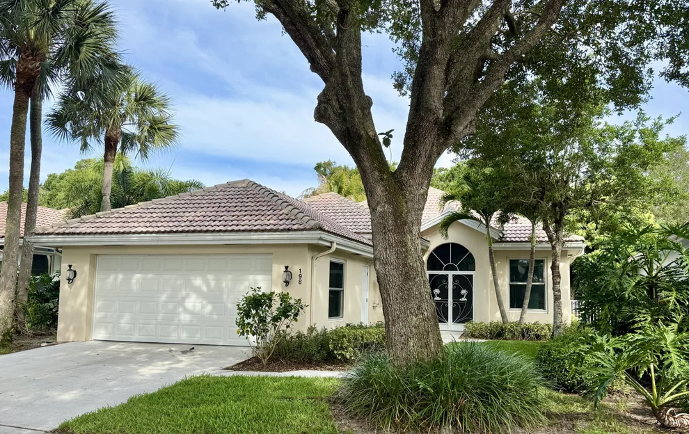 Unit for sale at 198 Hampton Circle, Jupiter, FL 33458