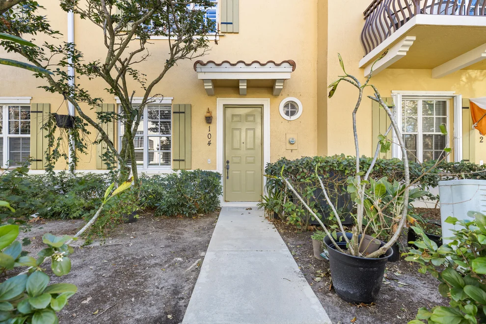 Unit for sale at 104 Osceola Lane, Jupiter, FL 33458