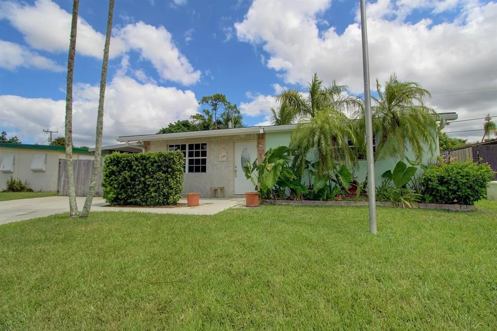 Unit for sale at 754 Camellia Drive, Royal Palm Beach, FL 33411