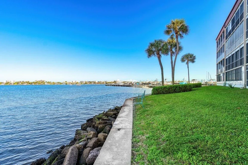 Unit for sale at 200 Waterway Drive S, Lantana, FL 33462