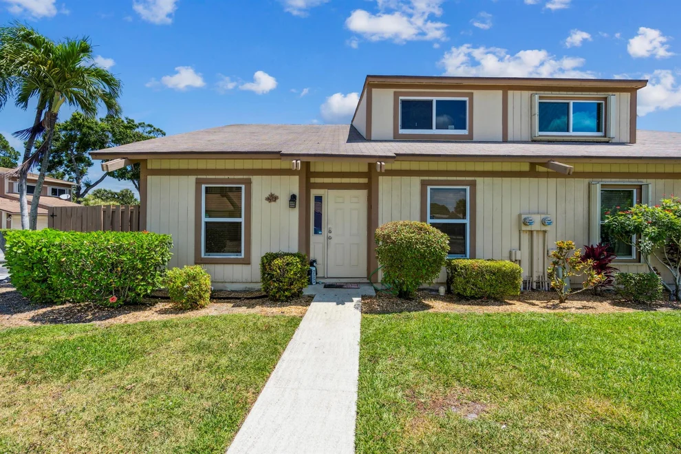 Unit for sale at 353 Maplecrest Circle, Jupiter, FL 33458