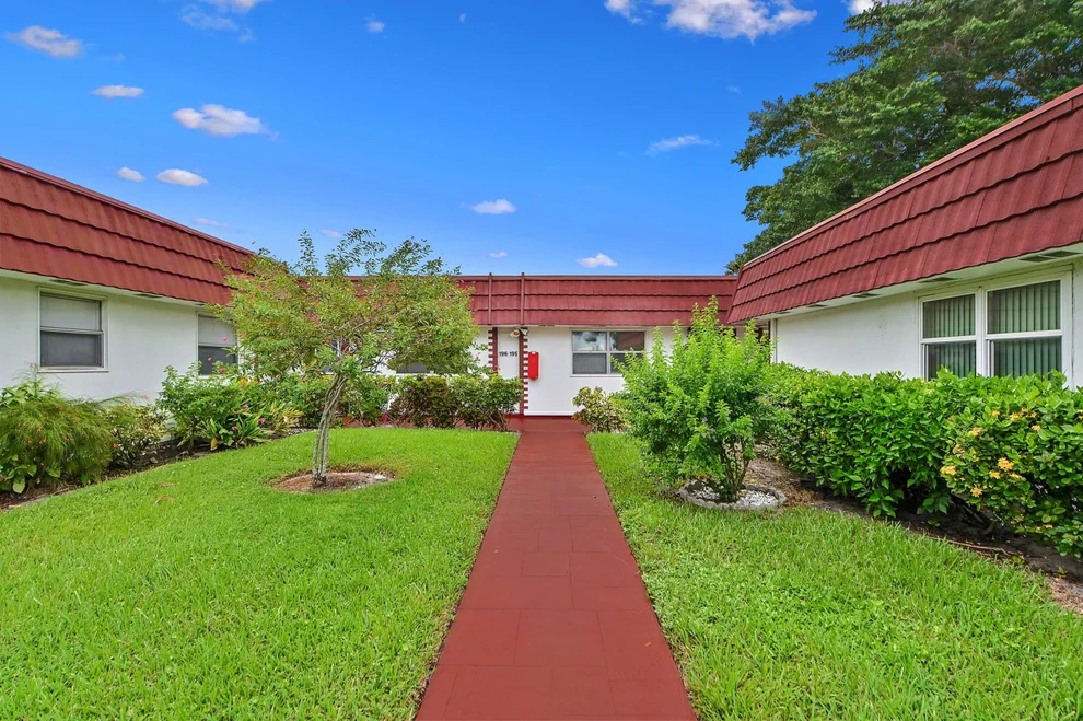 Unit for sale at 195 Waterford Crescent, Delray Beach, FL 33446