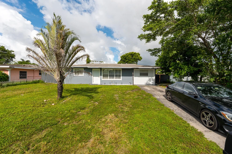Unit for sale at 2051 NE 1st Avenue, Pompano Beach, FL 33060