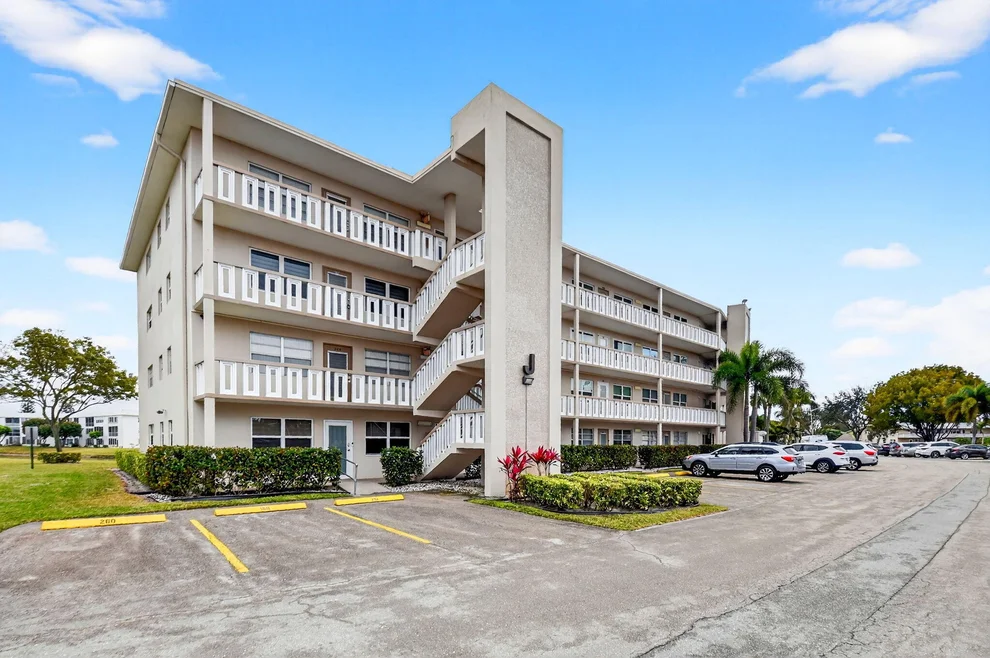 Unit for sale at 168 Wellington J, West Palm Beach, FL 33417
