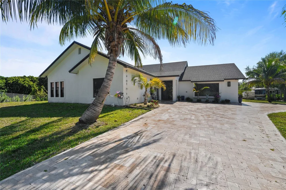 Unit for sale at 11500 NW 21st Court, Plantation, FL 33323