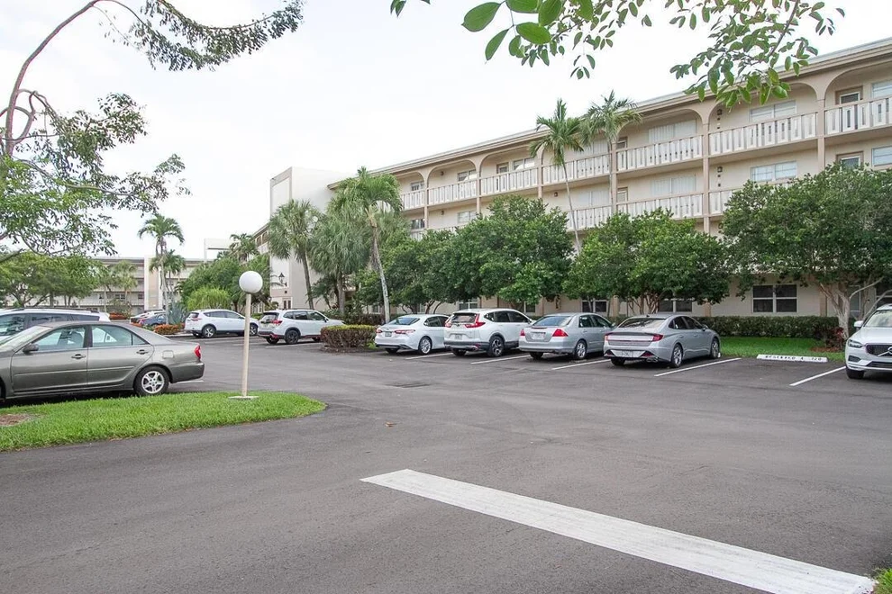 Unit for sale at 3301 Aruba Way, Coconut Creek, FL 33066
