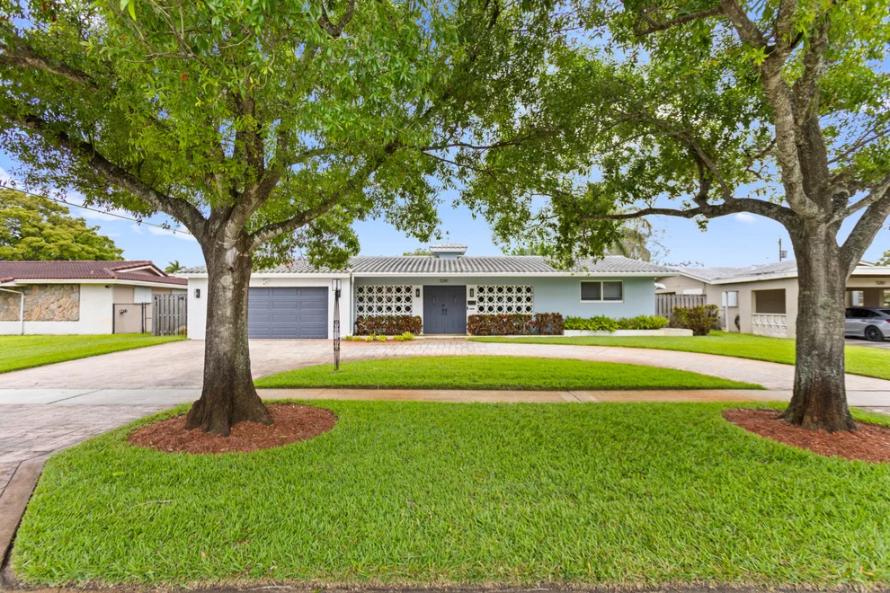 Unit for sale at 5281 SW 4th Court, Plantation, FL 33317