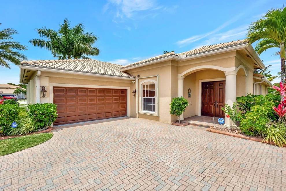 Unit for sale at 141 Bella Vista Way, Royal Palm Beach, FL 33411