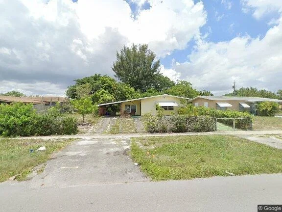 Unit for sale at 609 S Arnold Avenue, Lantana, FL 33462