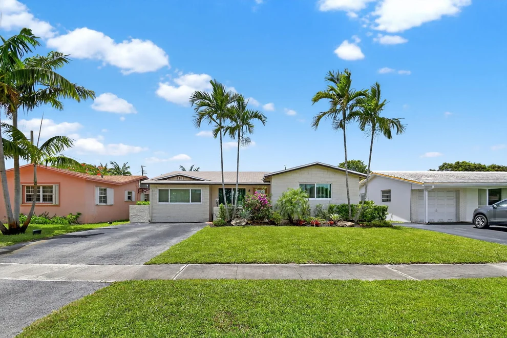 Unit for sale at 5511 Van Buren Street, Hollywood, FL 33021