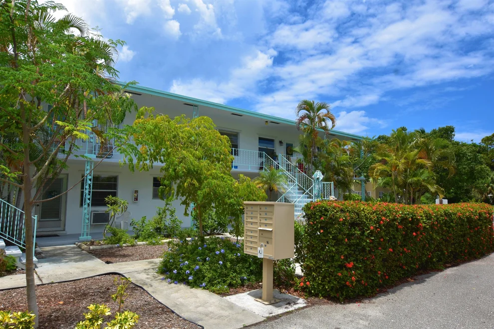 Unit for sale at 323 S Federal Highway, Lake Worth Beach, FL 33460