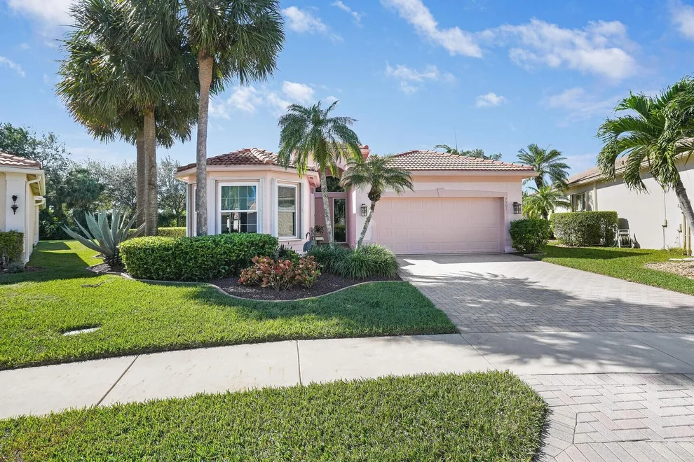 Unit for sale at 7961 Oaklawn Cove, Lake Worth, FL 33467