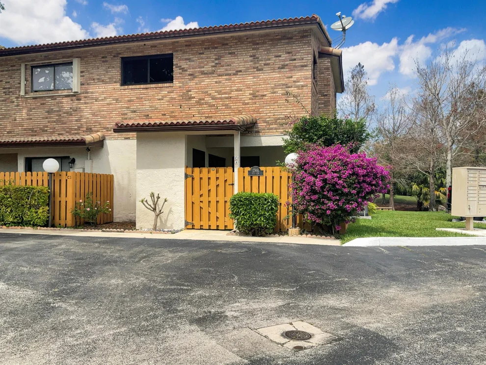 Unit for sale at 12461 NW 3rd Street, Plantation, FL 33325