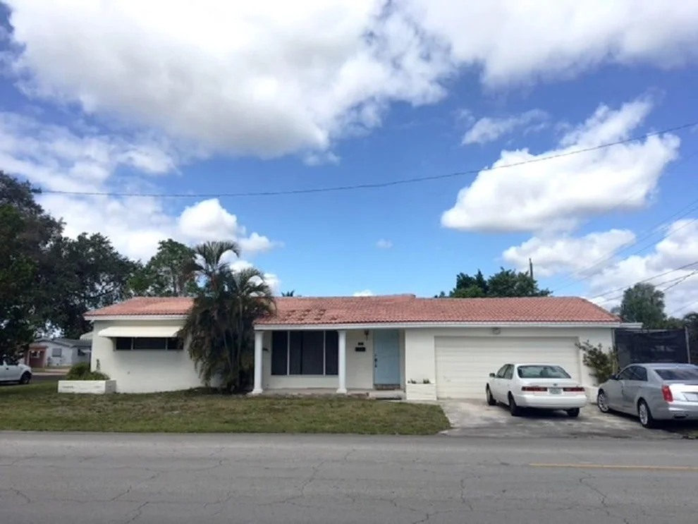 Unit for sale at 6901 SW 11th Street, Pembroke Pines, FL 33023
