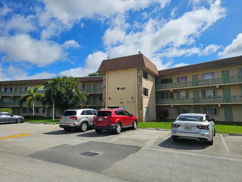 Unit for sale at 400 Village Green Circle W, Palm Springs, FL 33461