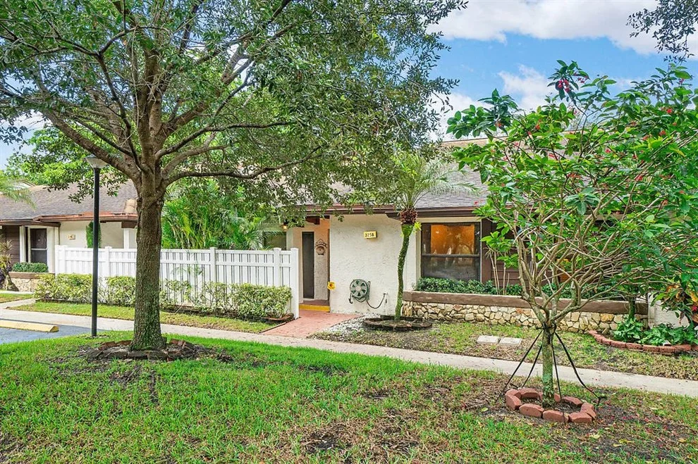 Unit for sale at 3258 Carambola Circle S, Coconut Creek, FL 33066