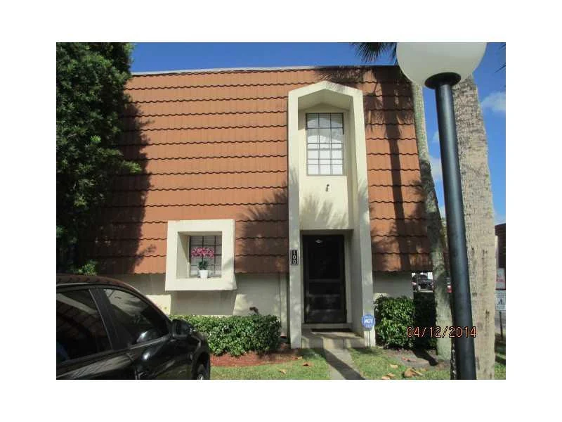 Unit for sale at 100 NW 115th Terrace, Plantation, FL 33325