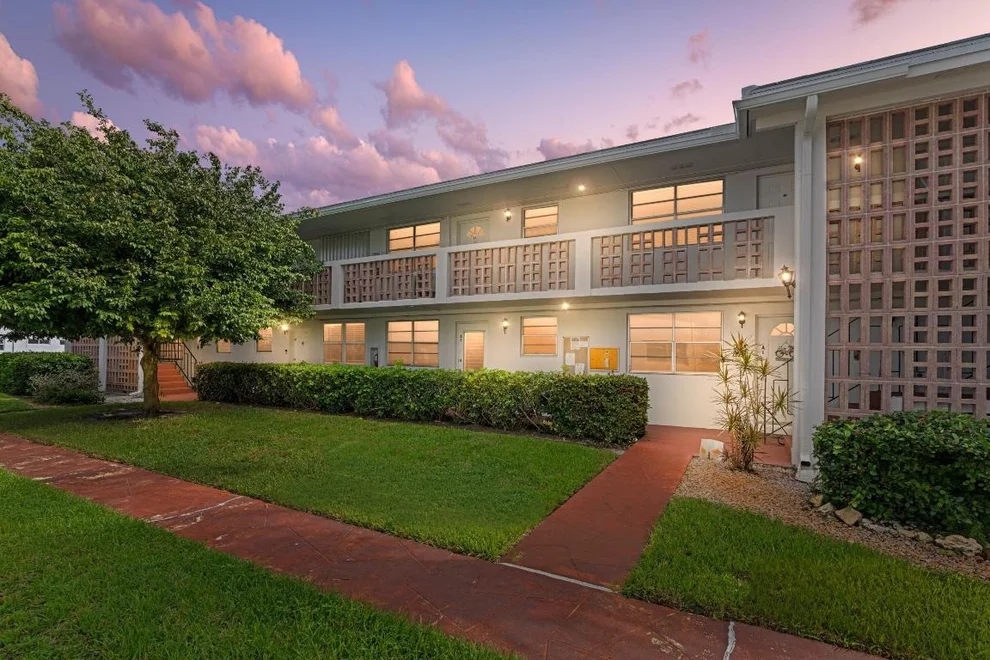 Unit for sale at 40 SE 13th Street, Boca Raton, FL 33432