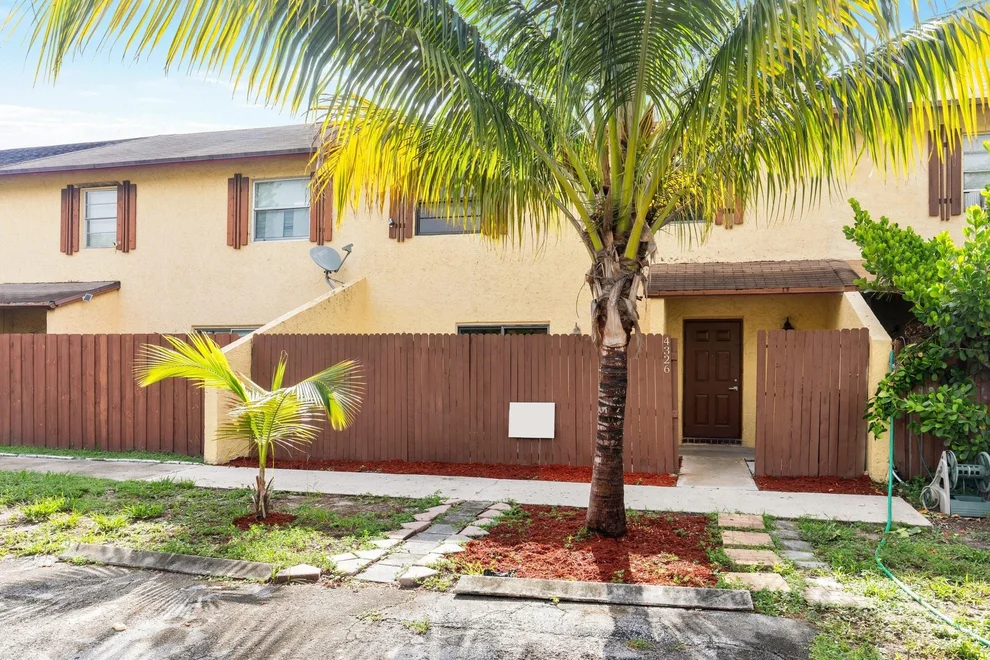 Unit for sale at 4326 NW 3rd Terrace, Deerfield Beach, FL 33064