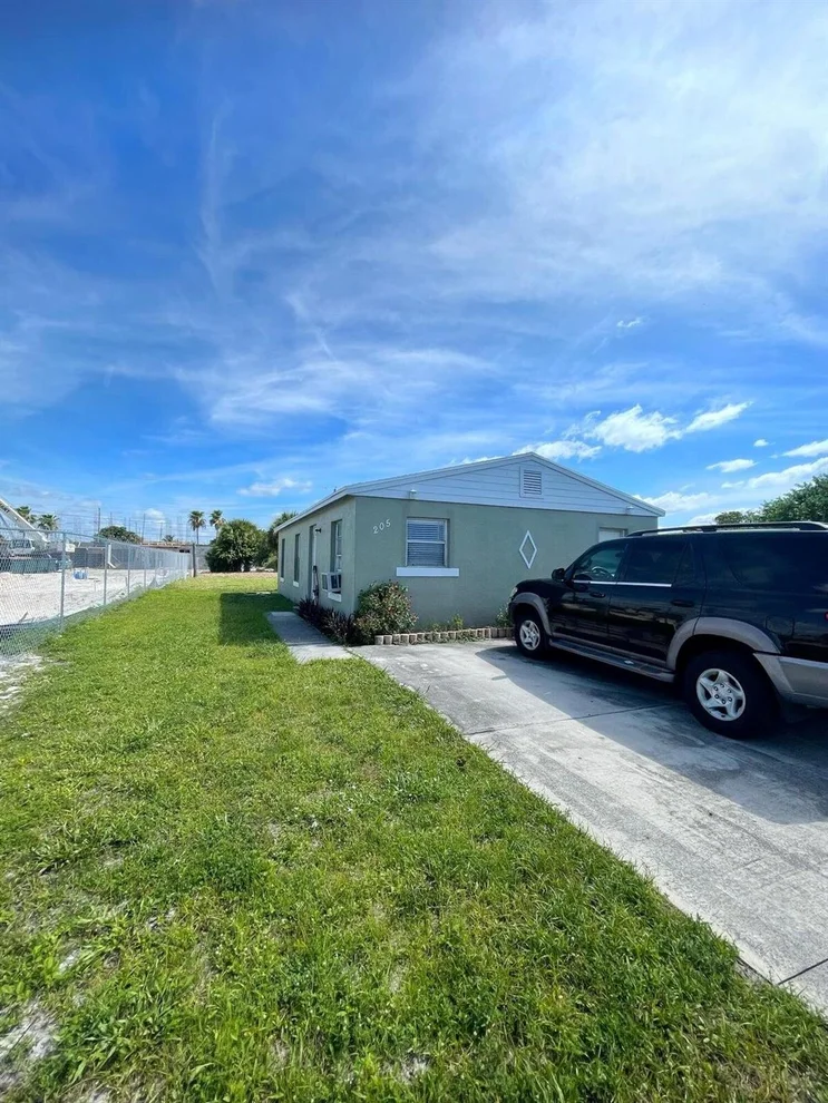 Unit for sale at 205 NE 9th Avenue, Boynton Beach, FL 33435