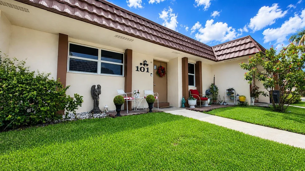 Unit for sale at 5780 W FERNLEY Drive W, West Palm Beach, FL 33415
