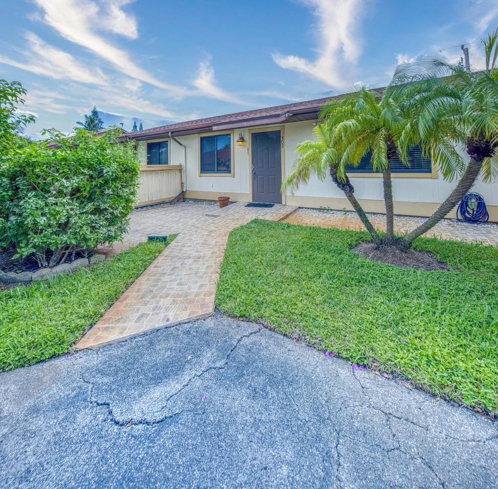 Unit for sale at 815 ANDREW REDDING Road, Lantana, FL 33462