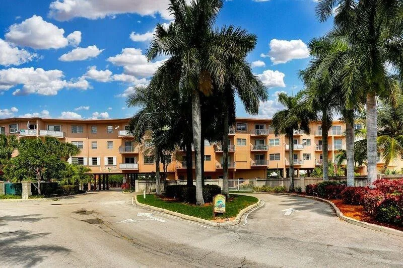 Unit for sale at 1967 S Ocean Boulevard, Lauderdale By The Sea, FL 33062