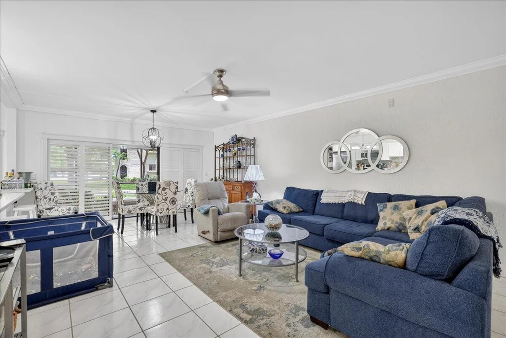 Unit for sale at 6328 W Longboat Ln Lane W, Boca Raton, FL 33433