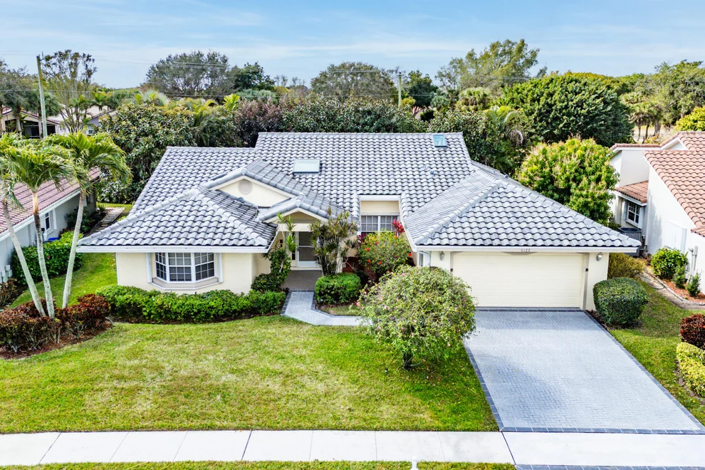 Unit for sale at 6122 Golf Villas Drive, Boynton Beach, FL 33437