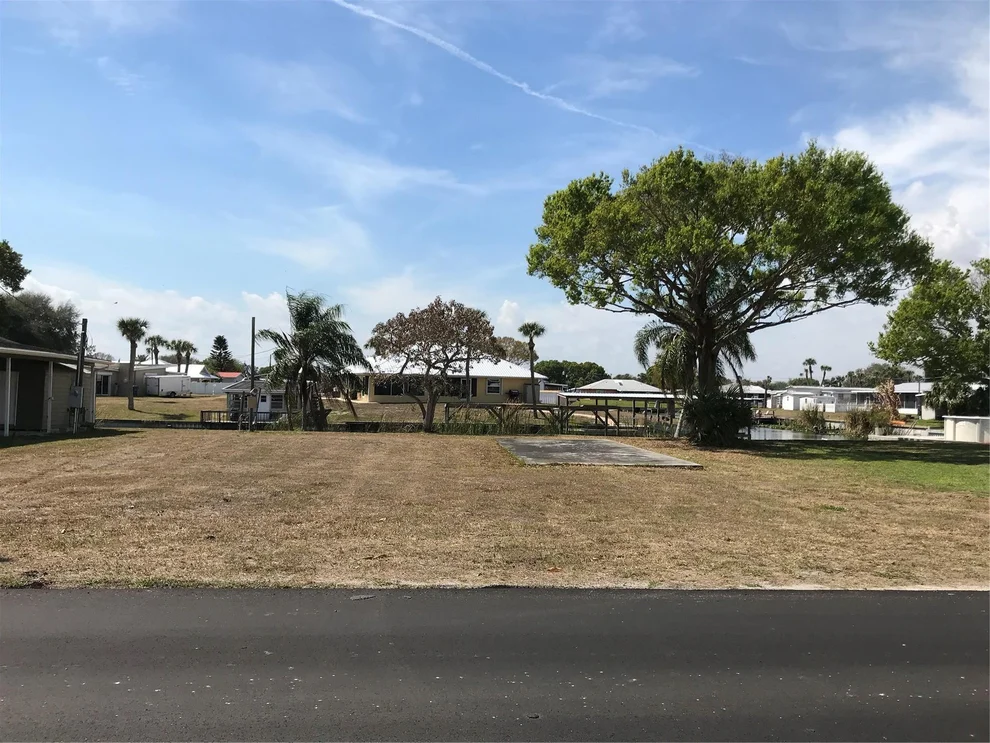 Unit for sale at 1460 Lake Drive, Okeechobee, FL 34974