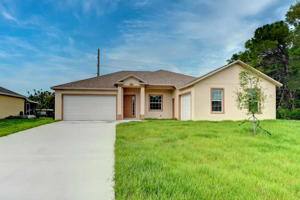 Unit for sale at 225 SE Sims Circle, Port St Lucie, FL 34984