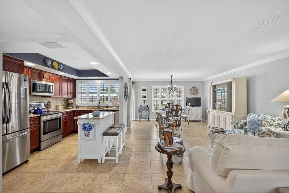 Unit for sale at 5580 Tamberlane Circle, Palm Beach Gardens, FL 33418