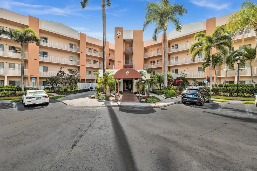 Unit for sale at 7735 Yardley Drive, Tamarac, FL 33321