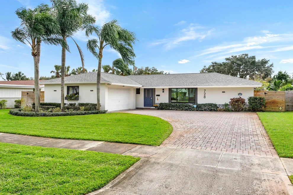 Unit for sale at 728 Robin Way, North Palm Beach, FL 33408