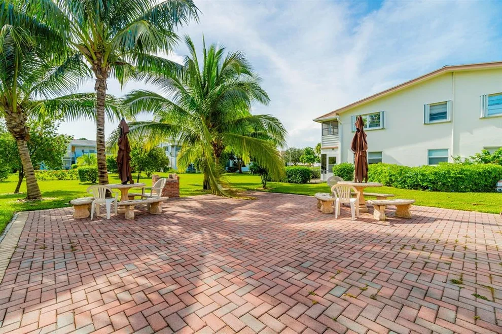 Unit for sale at 40 Bedford B, West Palm Beach, FL 33417