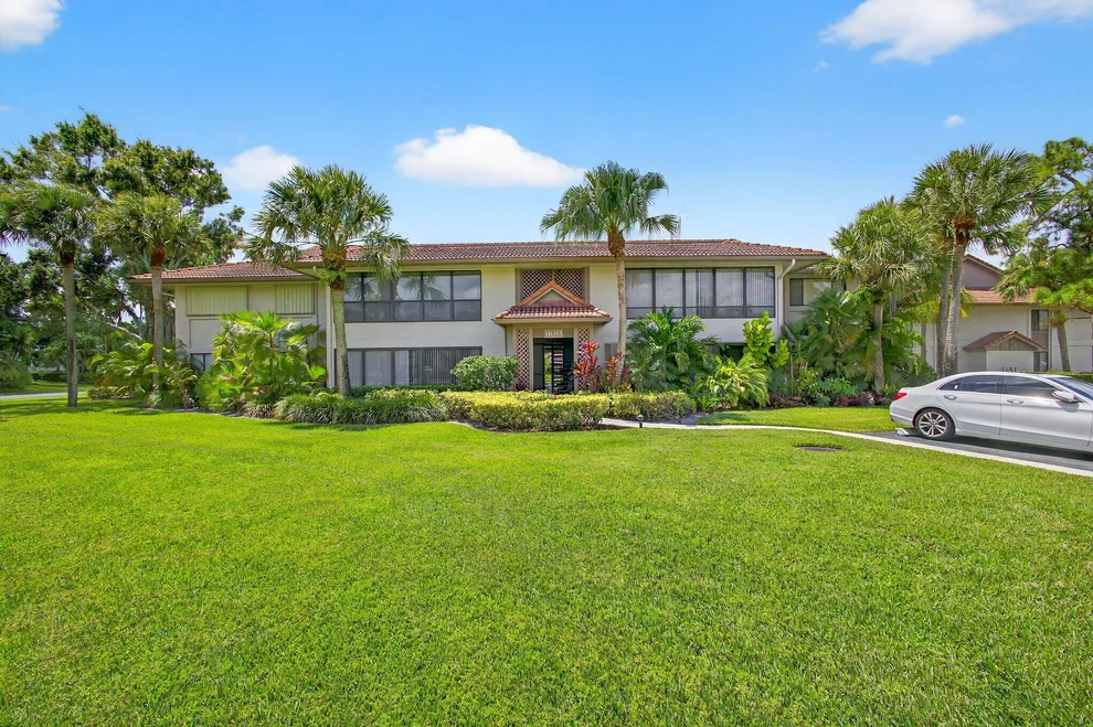 Unit for sale at 1100 Duncan Circle, Palm Beach Gardens, FL 33418