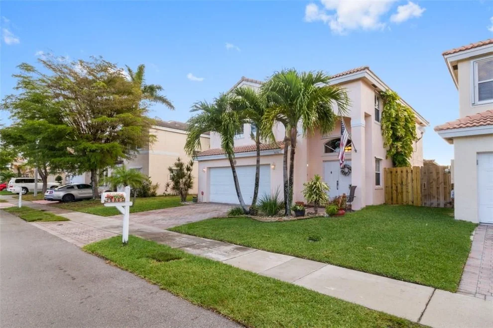 Unit for sale at 3070 Sunset Lane, Margate, FL 33063