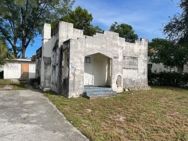 Unit for sale at 3801 Greenwood Avenue, West Palm Beach, FL 33407