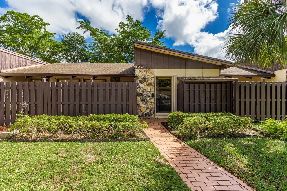Unit for sale at 450 Briarwood Circle, Hollywood, FL 33024
