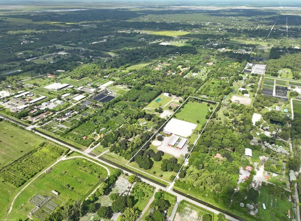 Unit for sale at 2999 C Road, Loxahatchee Groves, FL 33470