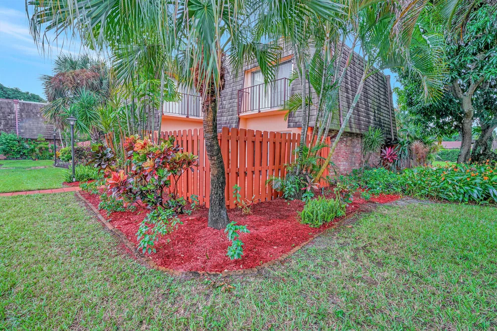 Unit for sale at 542 SE 27th Way, Boynton Beach, FL 33435