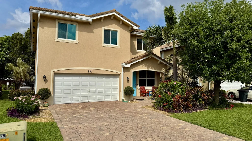 Unit for sale at 841 Palm Tree Lane, Haverhill, FL 33415
