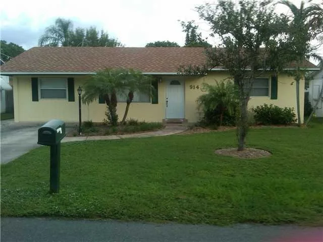 Unit for sale at 914 NW 10TH Avenue, Boynton Beach, FL 33426