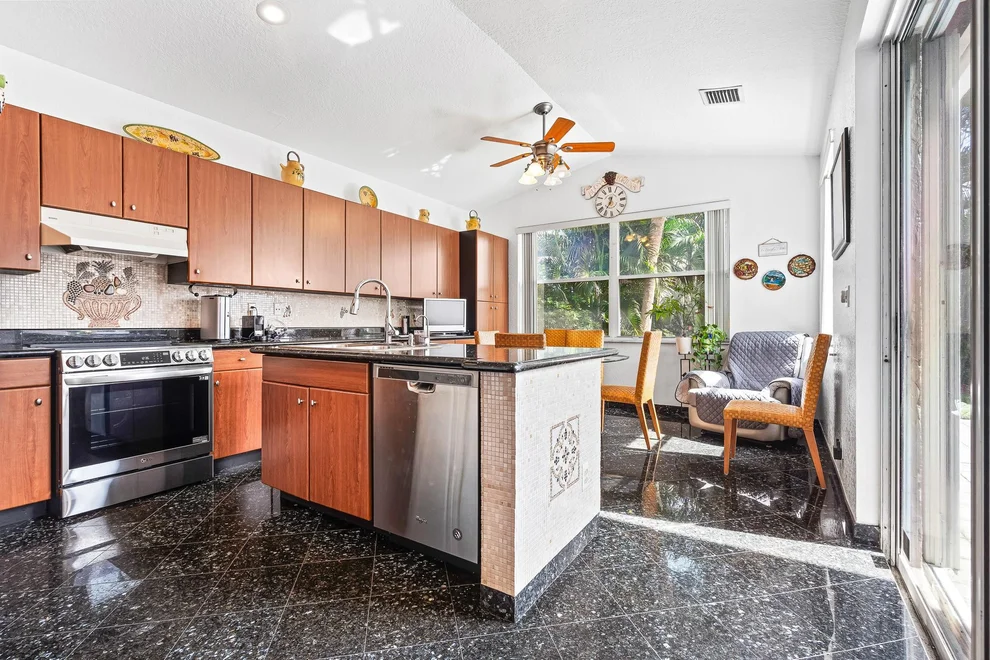 Unit for sale at 3274 NW 22nd Avenue, Oakland Park, FL 33309