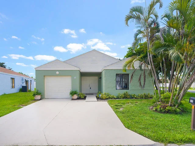Unit for sale at 33 Paxford Lane, Boynton Beach, FL 33426
