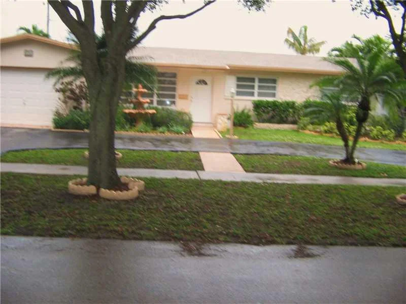 Unit for sale at 631 SW 70th Avenue, Pembroke Pines, FL 33023